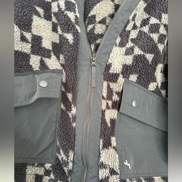 JoyLab Jacket - Picture 3 of 6